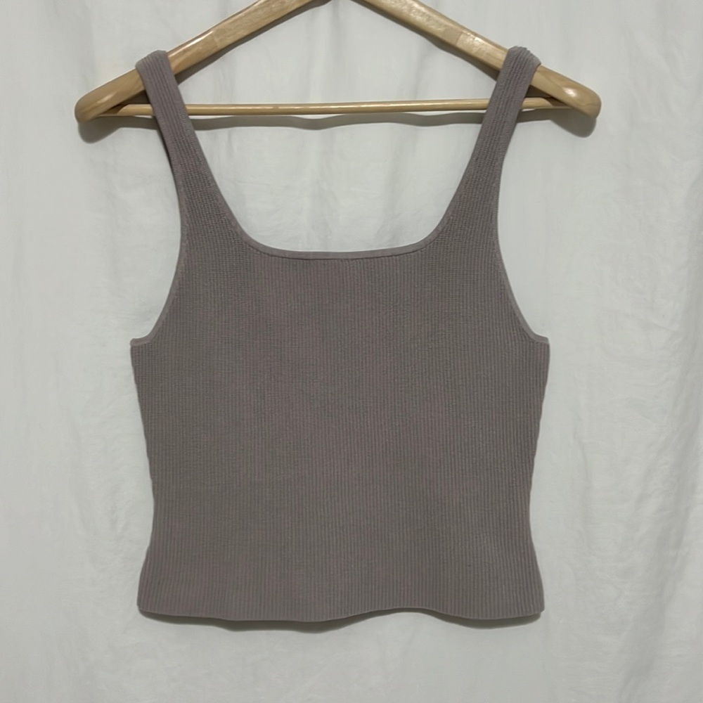 Aritzia Babaton Sculpt Knit Light Purple Tank Top Size Medium